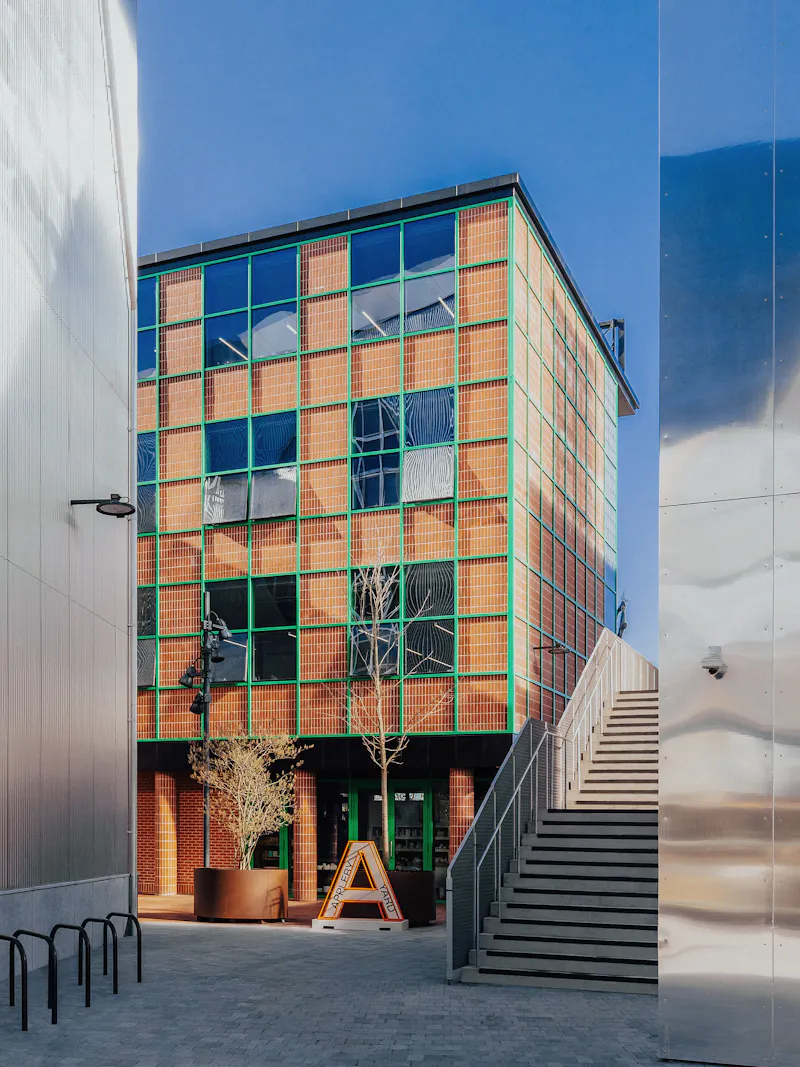 Architect designed London hub, N568 (photo 21)
