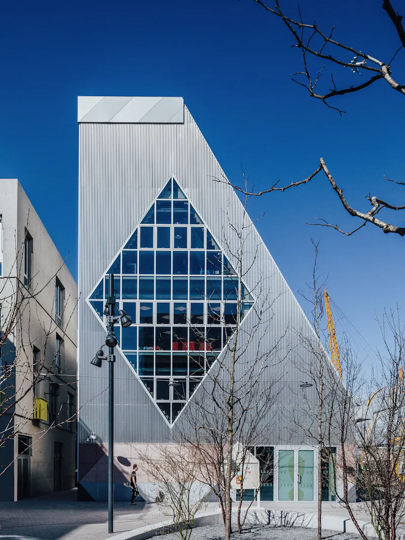 Architect designed London hub, N568 (photo 28)