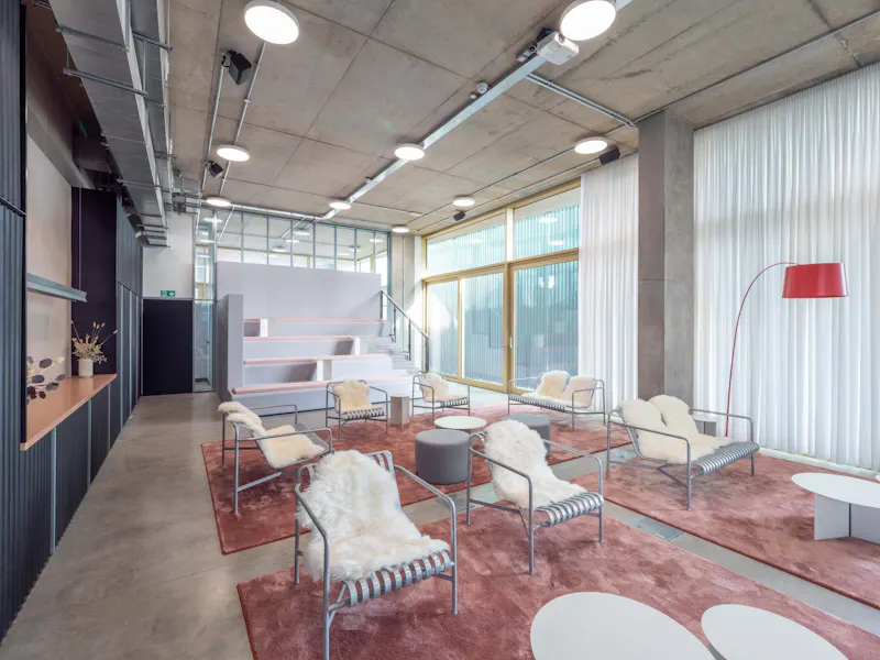 Floor - concrete at Architect designed London hub, N568 (photo 8)