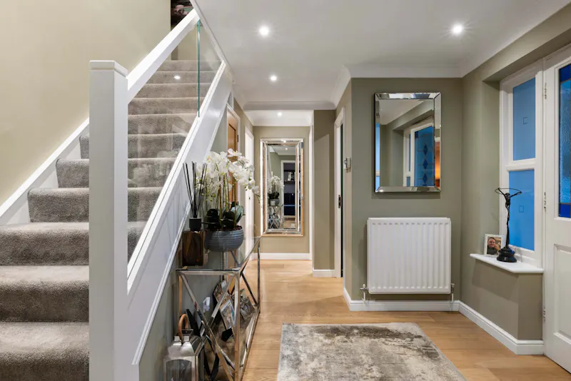 Renovated Claygate Home, D2851 (photo 3)