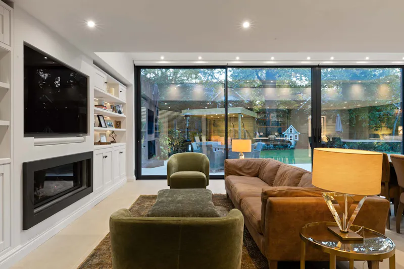 Fireplace at Renovated Claygate Home, D2851 (photo 12)