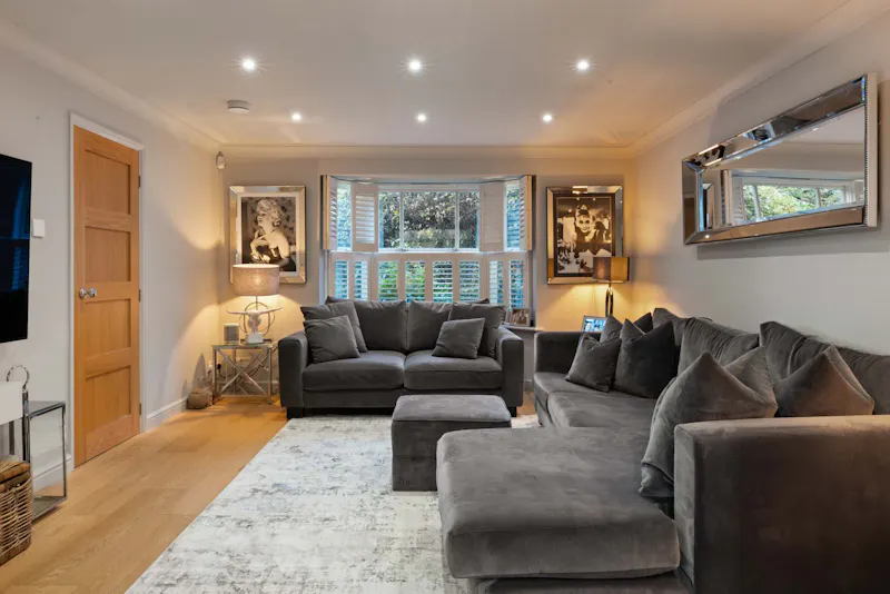 Renovated Claygate Home, D2851 (photo 16)