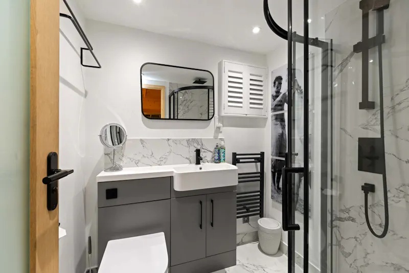 Bathroom at Renovated Claygate Home, D2851 (photo 25)