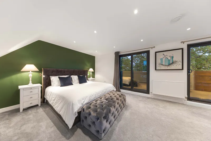 Bedroom at Renovated Claygate Home, D2851 (photo 32)
