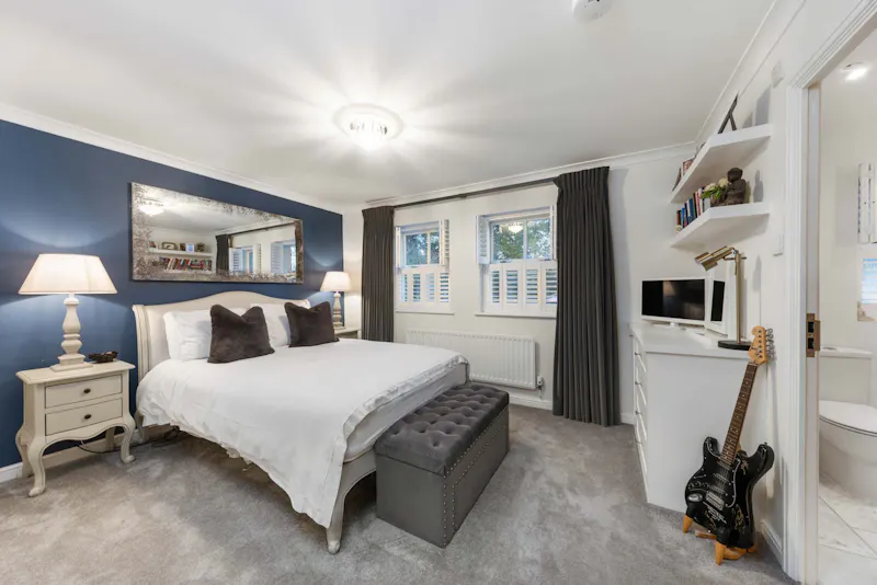 Bedroom at Renovated Claygate Home, D2851 (photo 22)