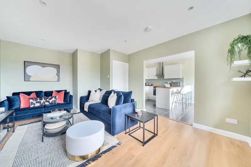 Light-filled Claygate Apartment, F1271 (photo 4)