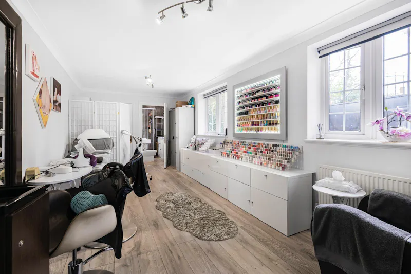 Hadley Wood luxe home, D2854 (photo 52)
