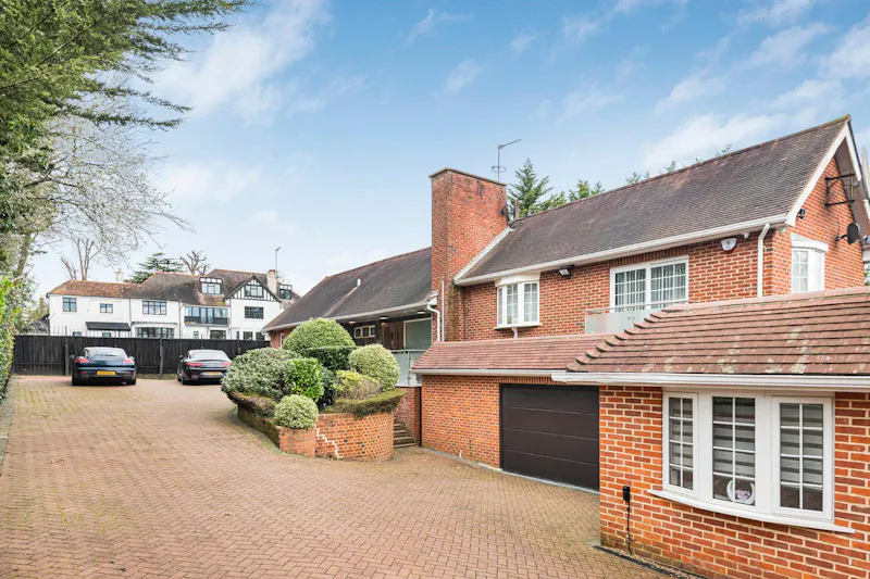 Hadley Wood luxe home, D2854 (photo 79)