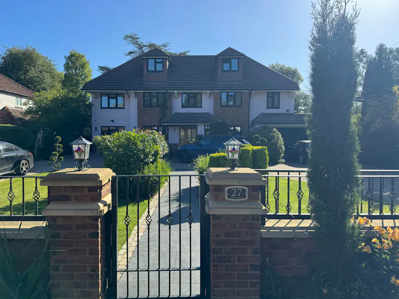 Uxbridge Modern Mansion, D2852 (photo 1)
