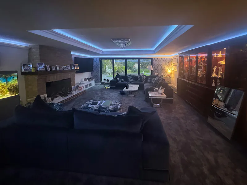 Uxbridge Modern Mansion, D2852 (photo 8)