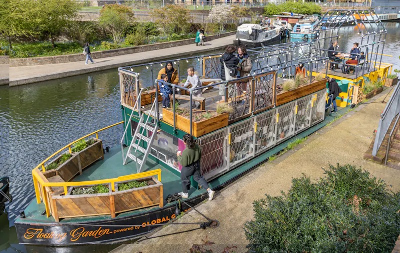Terrace/Patio at Regents Canal garden boat, HSE30 (photo 1)