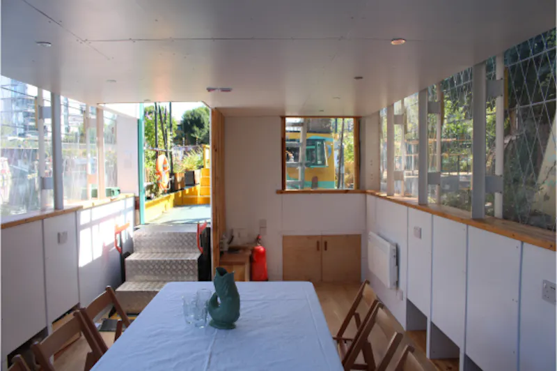 Dining room at Regents Canal garden boat, HSE30 (photo 3)