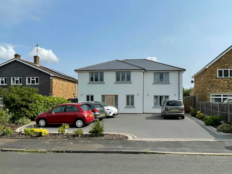 Driveway at Light-filled Rickmansworth Home, D2853 (photo 1)