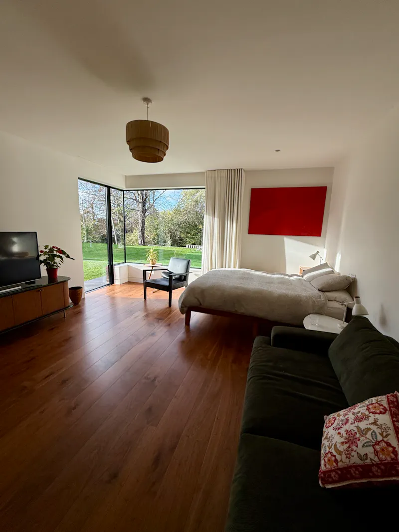 Bedroom at Mid-Century Dulwich home, D2855 (photo 20)