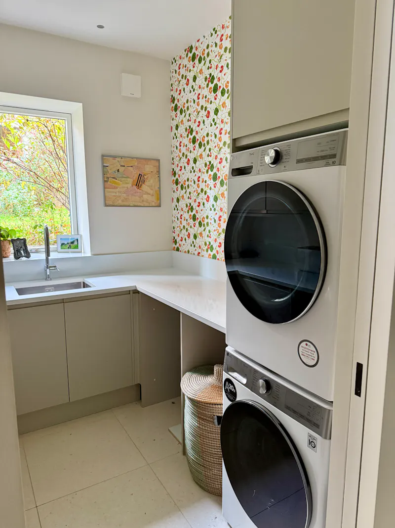 Utility room at Mid-Century Dulwich home, D2855 (photo 37)