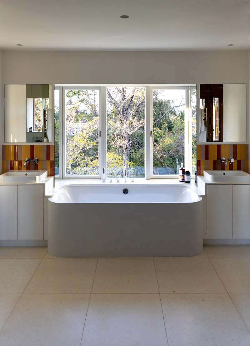 Bathroom at Mid-Century Dulwich home, D2855 (photo 32)