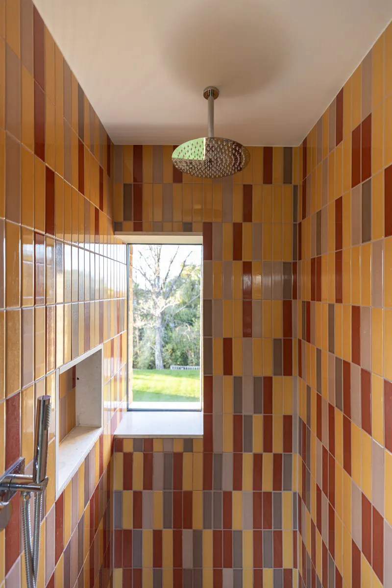 Shower at Mid-Century Dulwich home, D2855 (photo 34)
