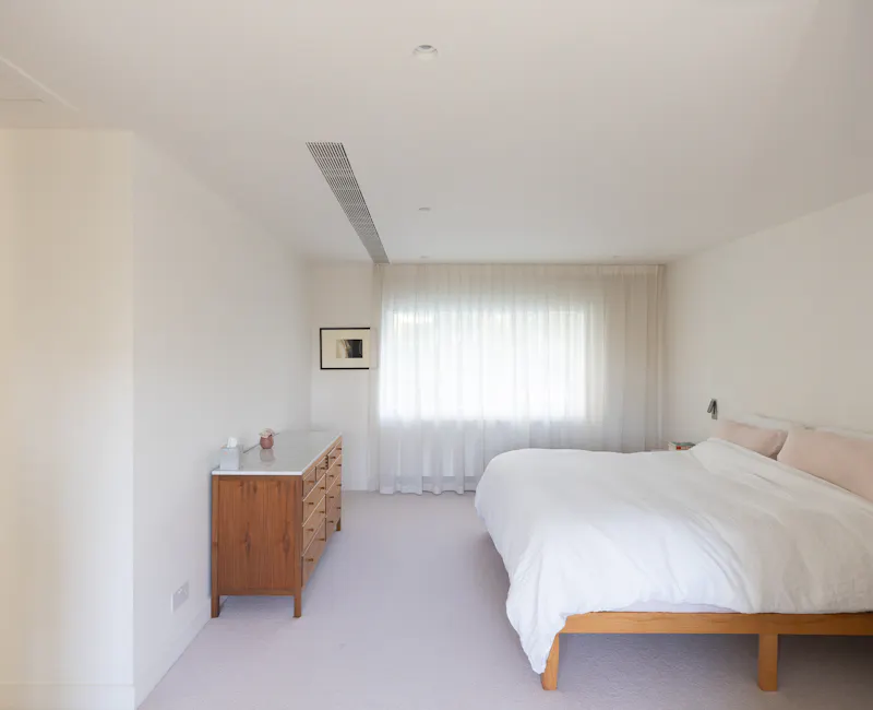 Bedroom at Mid-Century Dulwich home, D2855 (photo 30)