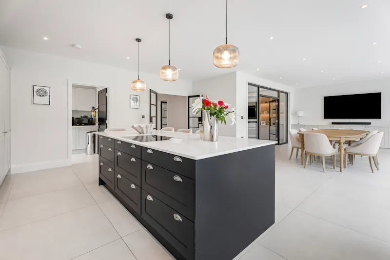 St Albans Modern Family Home, D2856 (photo 9)