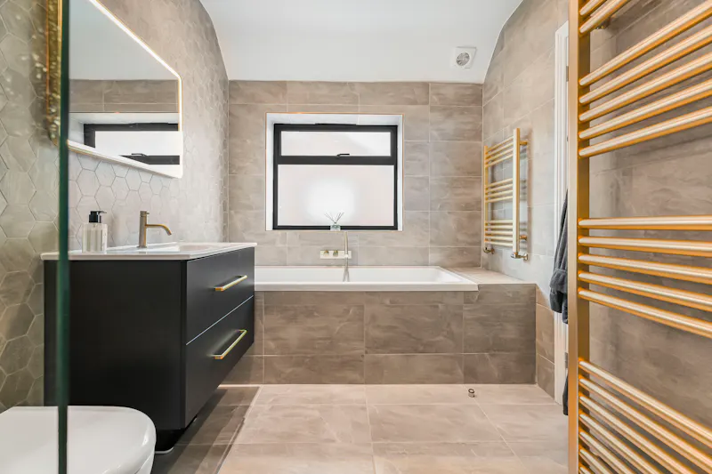 St Albans Modern Family Home, D2856 (photo 19)