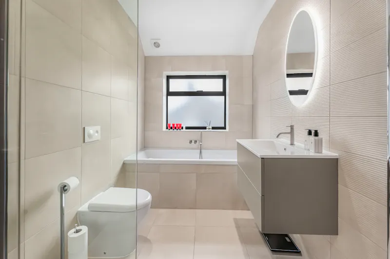 St Albans Modern Family Home, D2856 (photo 27)