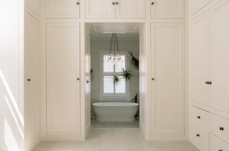 Dressing room at Stylish Hove house, B1993 (photo 32)
