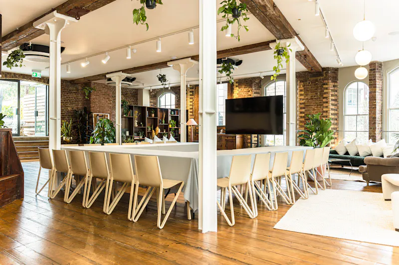 Dining room at Versatile London Shoot Space, N494 (photo 18)