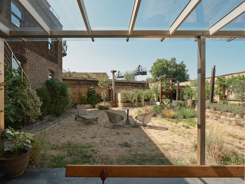Garden at Versatile London Shoot Space, N494 (photo 31)
