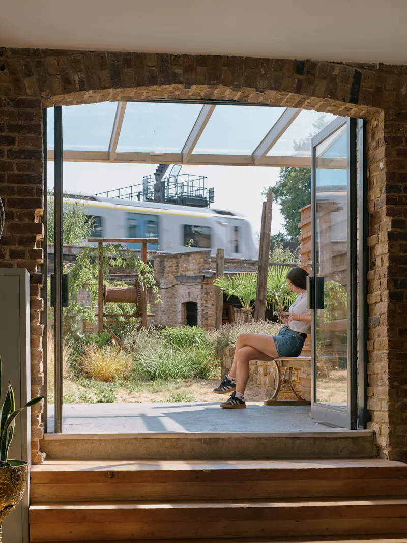 French doors at Versatile London Shoot Space, N494 (photo 41)