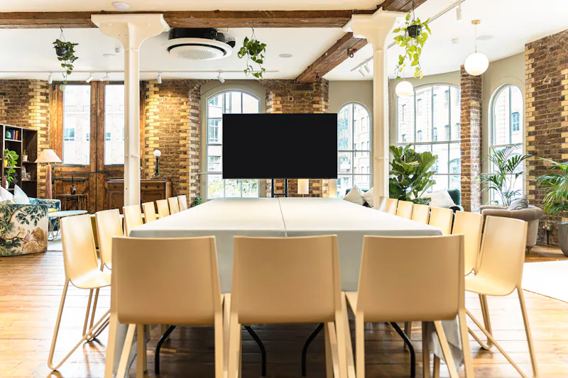 Boardroom at Versatile London Shoot Space, N494 (photo 23)