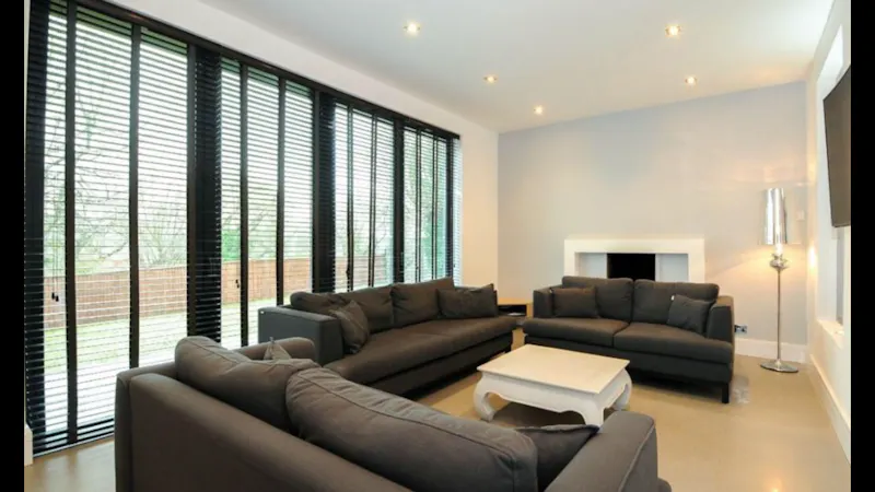 Living Room at Modern suburban Bromley home, D2860 (photo 3)