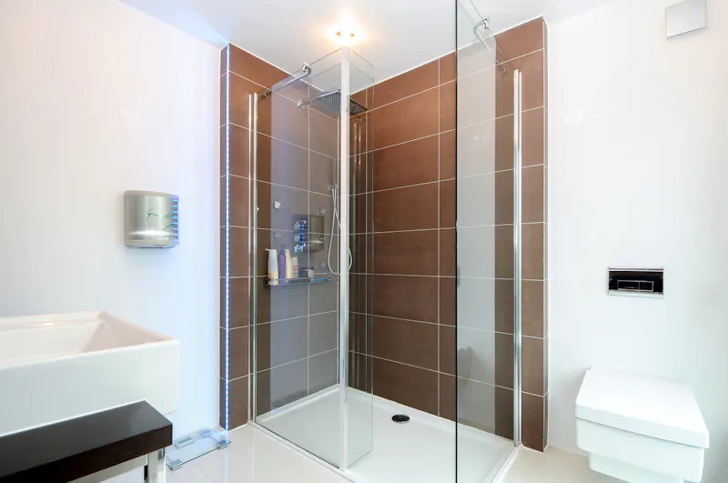 Shower at Modern suburban Bromley home, D2860 (photo 8)