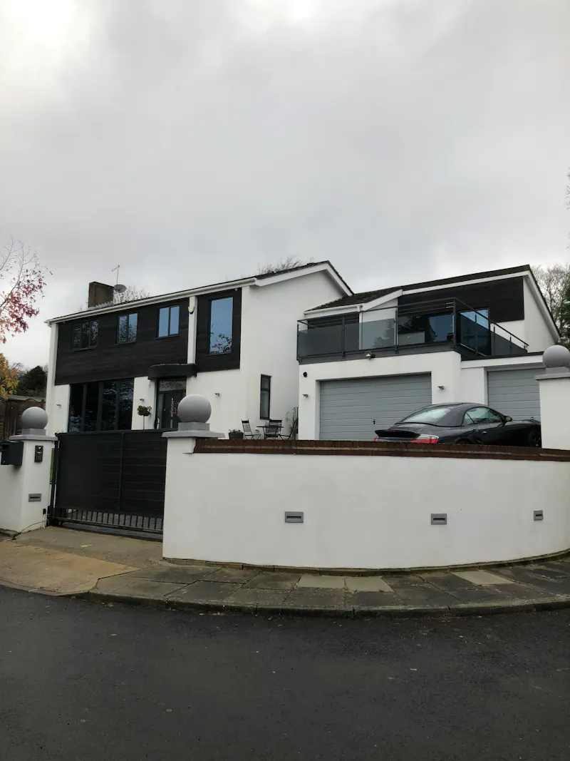 Modern suburban Bromley home, D2860 (photo 1)