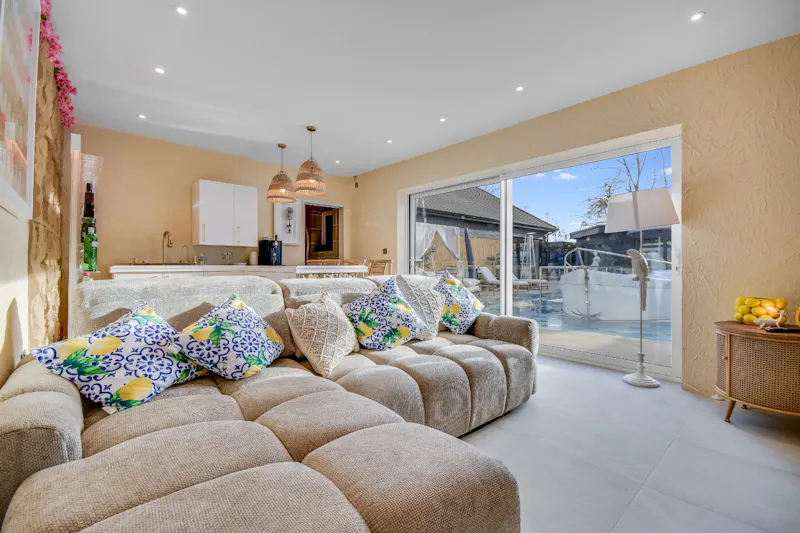 Living Room at Quirky Brentwood Home, D2858 (photo 6)