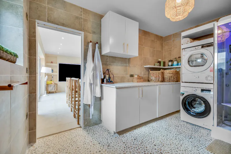 Quirky Brentwood Home, D2858 (photo 17)