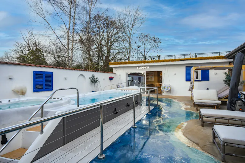 Quirky Brentwood Home, D2858 (photo 21)