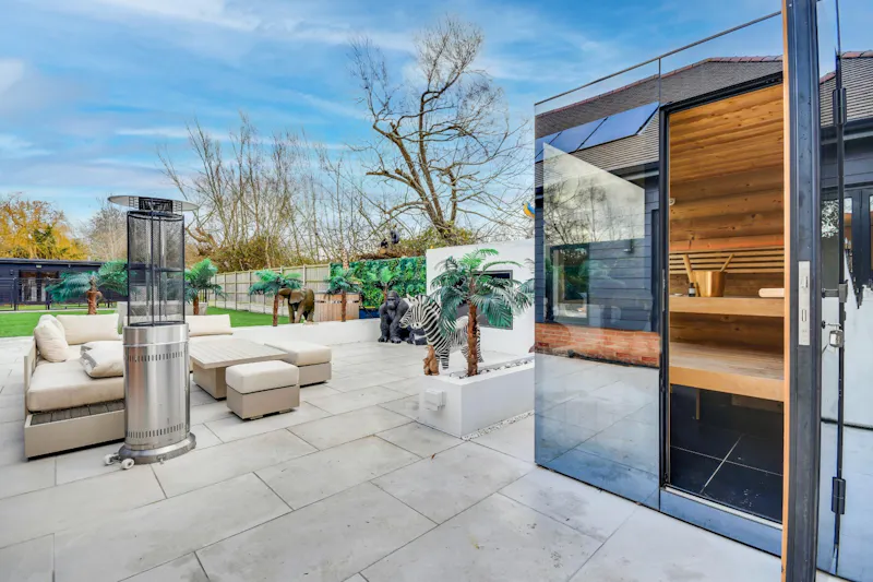 Quirky Brentwood Home, D2858 (photo 24)