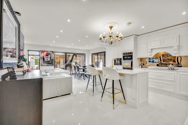 Kitchen at Quirky Brentwood Home, D2858 (photo 3)