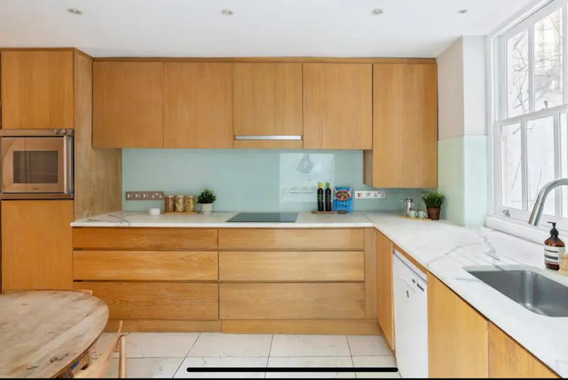 Floor - tiled at Notting Hill Garden Flat, F1272 (photo 6)