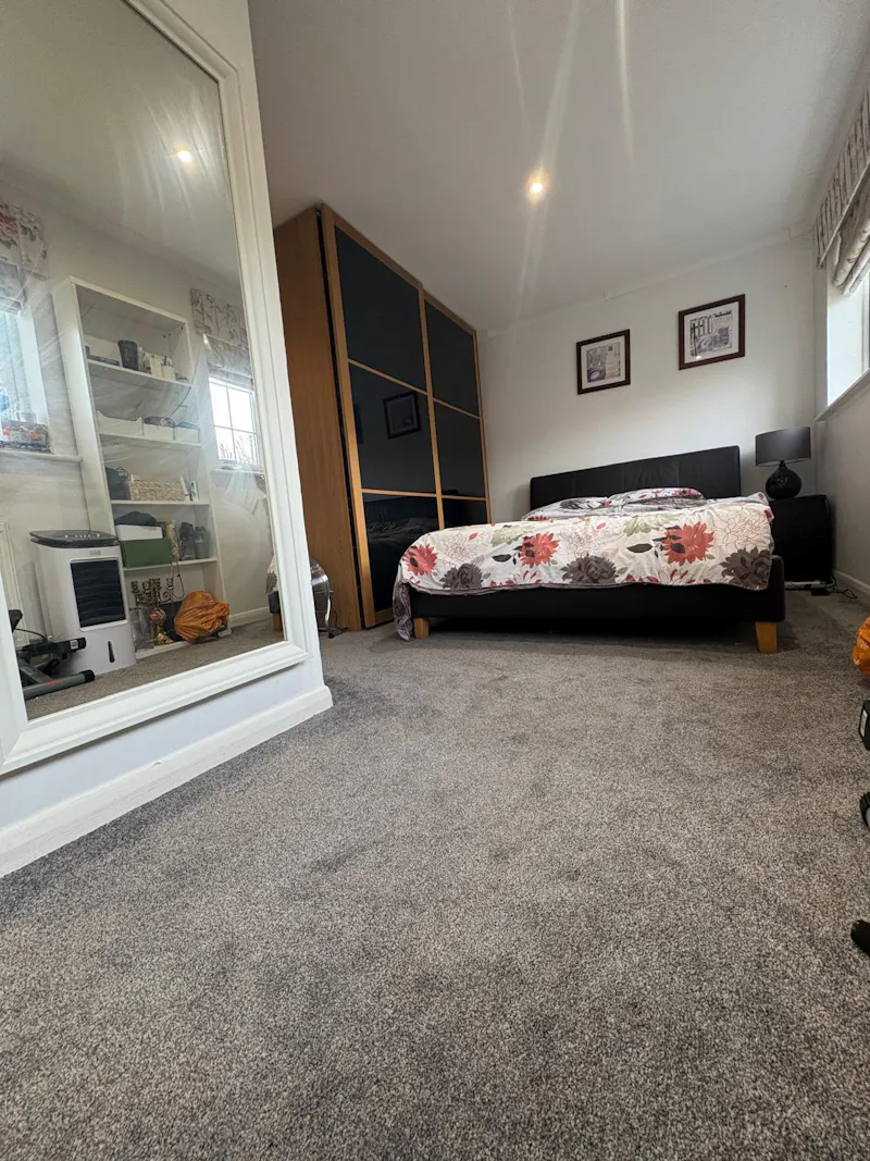 Bedroom at Pinner family home, D2863 (photo 21)