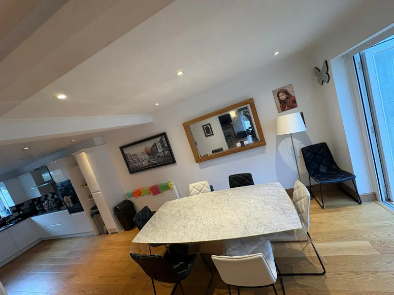 Pinner family home, D2863 (photo 9)