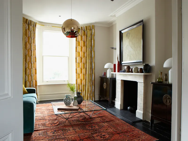 Living Room at Shepherd's Bush family home, B2116 (photo 2)