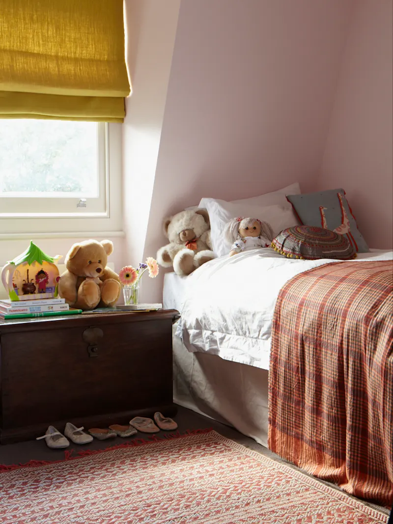 Bedroom - child's at Shepherd's Bush family home, B2116 (photo 22)