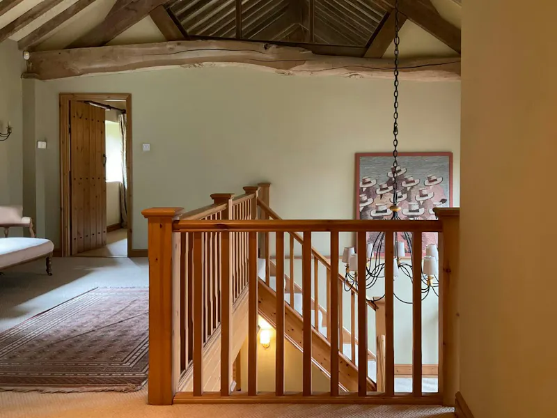 Landing at Beautiful Bedford barn, L777 (photo 12)