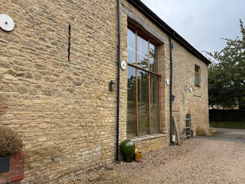 Beautiful Bedford barn, L777 (photo 26)