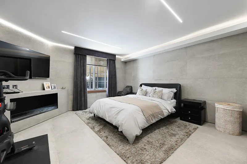 Bedroom at Sleek Modern Harrow apartment, B2118 (photo 13)
