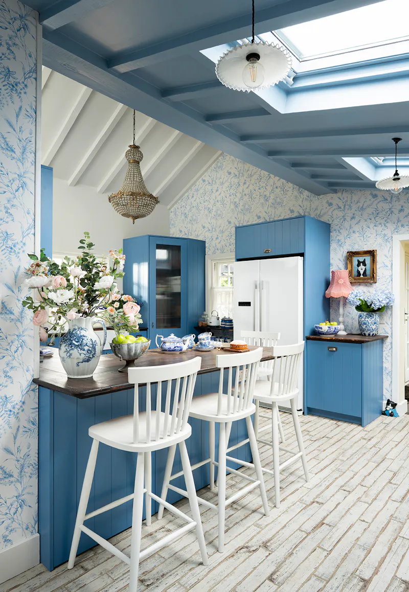 Colourful cosy Hertford cottage, C954 (photo 16)