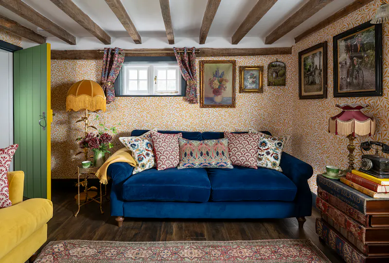 Colourful cosy Hertford cottage, C954 (photo 7)