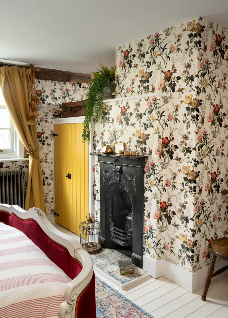 Colourful cosy Hertford cottage, C954 (photo 40)