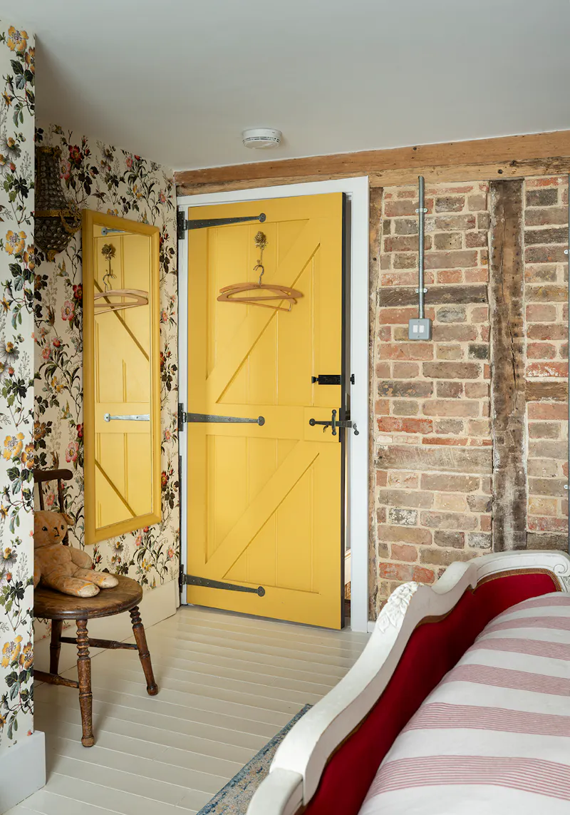Colourful cosy Hertford cottage, C954 (photo 39)